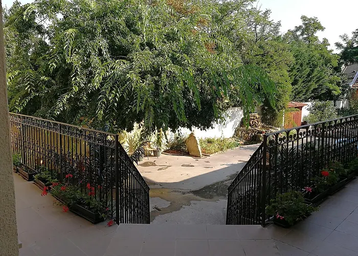 Отель Budapest Garden Hotel