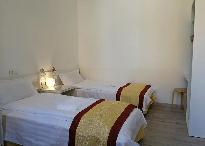 Отель Budapest Garden Hotel
