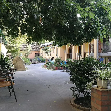 فندق Budapest Garden Hotel