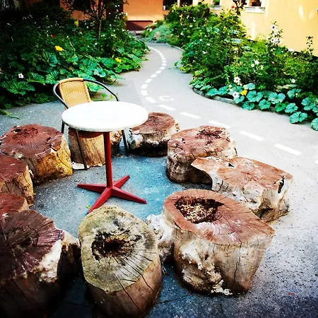 فندق Budapest Garden Hotel 2*