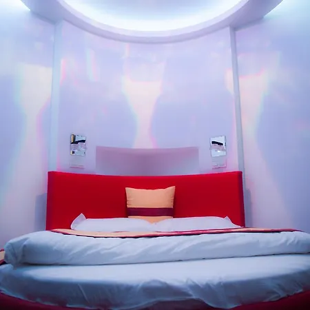 Budapest Garden Hotel فندق