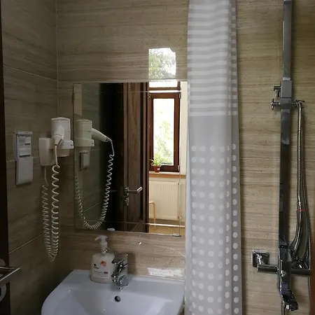 Budapest Garden Hotel 2*