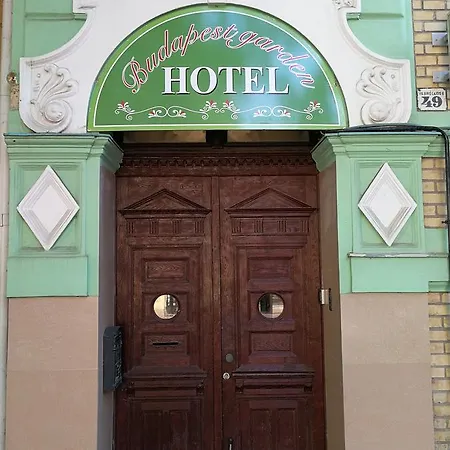 Budapest Garden Hotel