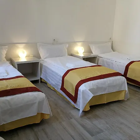 Hotel Budapest Garden Hotel 2*