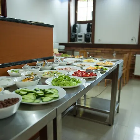 Budapest Garden Hotel 2*