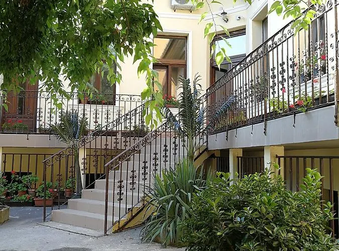 Budapest Garden Hotel 2* בודפשט