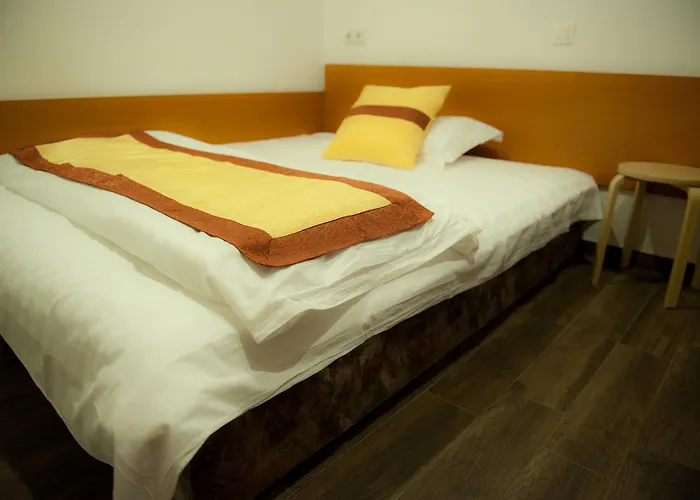 Budapest Garden Hotel 2* בודפשט