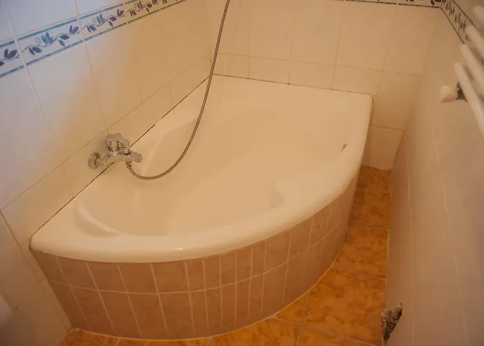 Budapest Garden Hotel 2* בודפשט