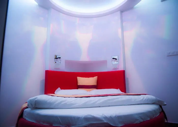 Budapest Garden Hotel מלון